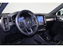 Volvo XC40 B4 Plus Black Edition - Panorama/schuifdak - IntelliSafe Assist & Surround - 360º Camera - Harman/Kardon audio - Verwarmde voorstoelen & stuur - Parkeersensoren voor & achter - Elektr. bedienb. voorstoelen met geheugen links - Draadloze tel. lader - Extra getint glas - Inklapbare trekhaak - 20' LMV
