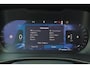 Volvo XC40 B4 Plus Black Edition - Panorama/schuifdak - IntelliSafe Assist & Surround - 360º Camera - Harman/Kardon audio - Verwarmde voorstoelen & stuur - Parkeersensoren voor & achter - Elektr. bedienb. voorstoelen met geheugen links - Draadloze tel. lader - Extra getint glas - Inklapbare trekhaak - 20' LMV