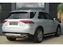 Mercedes-Benz GLE 350 e 4MATIC | 334PK | Plug-in Hybrid | NAV | Camera | Stoelverwarming | Leder De Mercedes-Benz GLE 350 e biedt met zijn 4MATIC vierwielaandrijving veel comfort en zekerheid onderweg en beschikt bovendien over een maximaal trekgewicht van maar liefst 2.700 kg. De combin