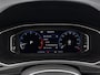 Volkswagen T-Roc 1.5 TSI 150pk DSG Sport Business R · Panoramadak · Camera · Keyless · Apple/Android Car Play · Navigatie · P-Sensoren ·