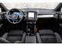 Volvo XC40 2.0 B4 Plus Dark | Trekhaak | Panoramadak | Lichtmetalen Velgen 19 inch | All-Season banden | Harman Kardon Audio | Achteruitrijcamera | Parkeersensoren | Keyless Entry | Elektrische Achterklep | Elektrisch Verstelbare Voorstoelen | Stoelverwarming | Google Navigatie | Apple Carplay | Android Auto