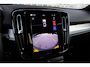 Volvo XC40 2.0 B4 Plus Dark | Trekhaak | Panoramadak | Lichtmetalen Velgen 19 inch | All-Season banden | Harman Kardon Audio | Achteruitrijcamera | Parkeersensoren | Keyless Entry | Elektrische Achterklep | Elektrisch Verstelbare Voorstoelen | Stoelverwarming | Google Navigatie | Apple Carplay | Android Auto