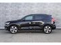 Volvo XC40 2.0 B4 Plus Dark | Trekhaak | Panoramadak | Lichtmetalen Velgen 19 inch | All-Season banden | Harman Kardon Audio | Achteruitrijcamera | Parkeersensoren | Keyless Entry | Elektrische Achterklep | Elektrisch Verstelbare Voorstoelen | Stoelverwarming | Google Navigatie | Apple Carplay | Android Auto