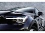 Volvo XC40 2.0 B4 Plus Dark | Trekhaak | Panoramadak | Lichtmetalen Velgen 19 inch | All-Season banden | Harman Kardon Audio | Achteruitrijcamera | Parkeersensoren | Keyless Entry | Elektrische Achterklep | Elektrisch Verstelbare Voorstoelen | Stoelverwarming | Google Navigatie | Apple Carplay | Android Auto