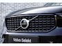 Volvo XC40 2.0 B4 Plus Dark | Trekhaak | Panoramadak | Lichtmetalen Velgen 19 inch | All-Season banden | Harman Kardon Audio | Achteruitrijcamera | Parkeersensoren | Keyless Entry | Elektrische Achterklep | Elektrisch Verstelbare Voorstoelen | Stoelverwarming | Google Navigatie | Apple Carplay | Android Auto