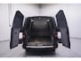Volkswagen Transporter 2.0 TDI 102 pk L2H1 Navi, 2x Schuifdeur, Airco Trekhaak, Cruise Control, Laadruimte Pakket, 3-Zits
