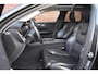 Volvo V60 D4 191PK Inscription | Trekhaak | All season banden | Head up display | Panoramadak