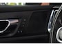 Volvo V60 D4 191PK Inscription | Trekhaak | All season banden | Head up display | Panoramadak