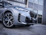 BMW X5 xDrive50e - M-Sport l Pano l Carbon l HUD l Trekhaak
