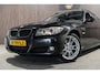 BMW 3-Serie Touring 320i Pano Navi PDC Cruise Stoelverwarming