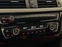 BMW 3-Serie Touring 318i Edition Sport High Executive(Goed OndH, Panoramadak, Trekhaak, StoelV, Navi, Climate Con, Cruise Con,Etc)