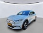 Ford Mustang Mach-E RWD 75 kWh | Panoramadak | LEDER | Apple Carplay | L.M. Velgen | Trekhaak | Achteruitrijcamera | Airco (automatisch) | Apple Carplay/Android Auto|telefoonintegratie premium