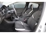 Volvo V40 1.5 T3 Dynamic Edition | Led Koplampen | Sensus Nav. | PDC Achter | Verwarmb. Stoelen |