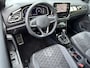 Volkswagen T-Roc 1.5 TSI 150pk DSG R-Line | Camera | Keyless | Elek. Achterklep | Dode hoek | Rijklaar incl. 1 jaar Bovag garantie
