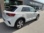 Volkswagen T-Roc 1.5 TSI 150pk DSG R-Line | Camera | Keyless | Elek. Achterklep | Dode hoek | Rijklaar incl. 1 jaar Bovag garantie