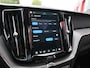 Volvo XC60 2.0 T6 R-Design 398PK AWD Long Range | Pano | H&K | Orrefors | Leder | Memory | Carplay - Android | Keyless | 360 | Trekhaak | Led | Adaptive Cruise | Stoelverwarming voor & achter | Stuurwielverwarming | Digital Dash | Dodehoek Detectie