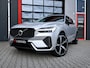 Volvo XC60 2.0 T6 R-Design 398PK AWD Long Range | Pano | H&K | Orrefors | Leder | Memory | Carplay - Android | Keyless | 360 | Trekhaak | Led | Adaptive Cruise | Stoelverwarming voor & achter | Stuurwielverwarming | Digital Dash | Dodehoek Detectie