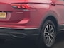 Volkswagen Tiguan 1.4 TSI eHybrid Elegance PHEV 245pk Dealer O.H. | SOH 90.3% | Adaptive Cruise | IQ Light | Camera | Blis | Stoelen & Stuur Verwarmd | Apple Carplay | DAB | Navigatie | Lane Assist | 17"L.M | Plug In Hybrid