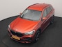 BMW X1 xDrive25e Sportline PHEV 221pk Dealer O.H | Trekhaak Afn. | Camera | Harman / Kardon | Head Up | Sporstoelen Verwarmd | Cruise Control | Carplay | Sfeerverlichting | Navigatie | DAB | 18"L.M | Plug In Hybrid |