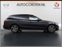 Mercedes-Benz C-klasse Estate 300De Diesel Hybride 306pk - 700Nm! AUT-9 AMG Limited Trekhaak Apple Carplay Android Auto Elek.Stoelen+Verwarmd Navi Ecc Camera Pdc SOH 97% Solution Business Elek.Achterklep Led Privacy Glas Lmv 18" Night-pakket 1800kg trekvermogen!
