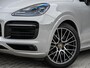 Porsche Cayenne Coupé 3.0 E-Hybrid | Sport Design | Panoramadak | 18-Wegs Memory Seats | NL-Auto | Dealeronderhouden | Achterasbesturing | Luchtvering | Bose | 360 Camera | HUD | Soft Close | Ambiance Interieur | Sport Chrono |
