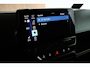 Volkswagen ID. Buzz Cargo 77 kWh 204pk SOH 98% Trekhaak Navigatie Stoelverwarming Adaptive Cruise Control Bijrijdersbank Climate control