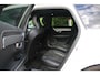 Volvo V90 2.0 T4 R Design | Pano | Trekhaak | Apple carplay | Pilot assist |
