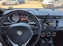 Alfa Romeo Giulietta 1.4 Turbo MultiAir Sprint | Automaat | Navigatie | Full LED | NL auto | 93.000km | Parkeersensoren | Climate control |