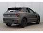 Lynk & Co 01 276PK More | Wrap Matte Charcoal | 360 Graden Camera | Harman Kardon | Panoramadak | Elektrisch bedienbare voorstoel met geheugen | Keyless Entry | Getint glas | Adaptieve Cruise Control | Dodehoekassistent | Sfeerverlichting | Stuurwielverwarming | Stoelverwarming