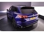 Volkswagen Touareg 3.0 TSi eHybrid 4MOTION R 462pk DSG Automaat, Trekhaak, Panoramadak, Luchtvering, DYN-audio, Servosluiting, Stoelverwarming, Stuurverwarming, 360 camera, Head-up display, Navigatie, App-connect, LED koplampen