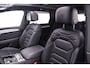 Volkswagen Touareg 3.0 TSi eHybrid 4MOTION R 462pk DSG Automaat, Trekhaak, Panoramadak, Luchtvering, DYN-audio, Servosluiting, Stoelverwarming, Stuurverwarming, 360 camera, Head-up display, Navigatie, App-connect, LED koplampen