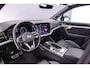 Volkswagen Touareg 3.0 TSi eHybrid 4MOTION R 462pk DSG Automaat, Trekhaak, Panoramadak, Luchtvering, DYN-audio, Servosluiting, Stoelverwarming, Stuurverwarming, 360 camera, Head-up display, Navigatie, App-connect, LED koplampen