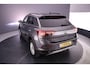 Volkswagen T-Roc 1.0 TSI Life 110pk, Adaptive cruise control, Trekhaak, Climate control, Parkeersensoren, LED koplampen, App-connect, DAB-radio