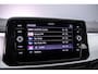 Volkswagen T-Roc 1.0 TSI Life 110pk, Adaptive cruise control, Trekhaak, Climate control, Parkeersensoren, LED koplampen, App-connect, DAB-radio