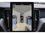 Volvo XC60 T6 Recharge AWD Plus Black Edition - Panorama/schuifdak - IntelliSafe Assist & Surround - 360º Camera - Harman Kardon audio - Verwarmde voorstoelen, stuur & achterbank - Parkeersensoren voor & achter - Elektr. bedienb. voorstoelen met geheugen - Head up display - Draadloze tel. lader - Extra getint glas - 21' LMV