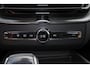 Volvo XC60 T6 Recharge AWD Plus Black Edition - Panorama/schuifdak - IntelliSafe Assist & Surround - 360º Camera - Harman Kardon audio - Verwarmde voorstoelen, stuur & achterbank - Parkeersensoren voor & achter - Elektr. bedienb. voorstoelen met geheugen - Head up display - Draadloze tel. lader - Extra getint glas - 21' LMV