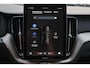 Volvo XC60 T6 Recharge AWD Plus Black Edition - Panorama/schuifdak - IntelliSafe Assist & Surround - 360º Camera - Harman Kardon audio - Verwarmde voorstoelen, stuur & achterbank - Parkeersensoren voor & achter - Elektr. bedienb. voorstoelen met geheugen - Head up display - Draadloze tel. lader - Extra getint glas - 21' LMV
