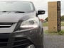 Ford Kuga 1.5 Titanium Plus 4WD ✓2e Eigenaar✓Camera✓183pk✓Trekhaak✓Leder✓Stoelverw✓Navi✓Clima✓Cruise✓Pdc V+A✓Elekt Stoelen✓Dodehoeksensor✓Net beurt gehad✓19''Lm velgen✓N.A.P✓Apk tot 08-2027
