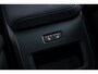 Volvo XC60 T8 Plug-in hybrid AWD Ultra Dark Executive Edition | Google | Long Range | Bowers & Wilkins Audio | Luchtvering | Gelamineerd Zijruiten Rondom | Stoelmassage & Ventilatie | Getint Glas | LED Koplampen | Stoel-/Stuurverwarming | Dodehoekdetectie | Keyless | Zitverlenging | 22" LM