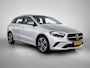 Mercedes-Benz B-klasse 250 e Plug-In Hybride | Trekhaak | Ledkoplampen | Parkeerpakket met achteruitrijcamera | EASY PACK achterklep | Stoelverwarming. Inclusief 24 maanden Mercedes-Benz Certified garantie voor Europa.