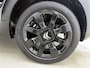 Citroën C3 Origins 82pk | Navigatie | Climate Control | Cruise Control | Parkeersensoren | Bluetooth | DAB+ radio | Apple Carplay / Android Auto | Elektrisch inklapbare spiegels | Automatisch dimlicht | Regensensor | Multifunctioneel lederen stuurwiel | Trekhaak | Afwijkende dakkleur | Donker getint glas | 17" lichtmetalen velgen |