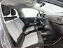 Citroën C3 Origins 82pk | Navigatie | Climate Control | Cruise Control | Parkeersensoren | Bluetooth | DAB+ radio | Apple Carplay / Android Auto | Elektrisch inklapbare spiegels | Automatisch dimlicht | Regensensor | Multifunctioneel lederen stuurwiel | Trekhaak | Afwijkende dakkleur | Donker getint glas | 17" lichtmetalen velgen |