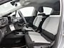 Citroën C3 Origins 82pk | Navigatie | Climate Control | Cruise Control | Parkeersensoren | Bluetooth | DAB+ radio | Apple Carplay / Android Auto | Elektrisch inklapbare spiegels | Automatisch dimlicht | Regensensor | Multifunctioneel lederen stuurwiel | Trekhaak | Afwijkende dakkleur | Donker getint glas | 17" lichtmetalen velgen |