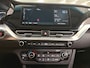 Kia Niro EV E-Niro 64 kWh 204pk DynamicLine | SOH 100% | Warmtepomp | Fase 3 | Half Leder/Stof | ACC | Navi | CarPlay | Camera | PDC | 17"