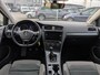Volkswagen Golf 1.0 TSI Comfortline Business I Camera I ACC I Carplay I Massagestoel I Trekhaak I Clima I Stoelvw I Alcantera