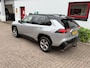 Toyota RAV4 2.5 Hybrid 218pk CVT Bi-Tone/ Alarm klasse 3/ Afneembare trekhaak/ All season banden/ Apple Carplay/ Adaptieve cruise/ 1 Eigenaar/ Origineel NL/ NAP