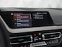BMW 1-Serie 118i M Sport Automaat (APPLE CARPLAY, M PAKKET, GROOT NAVI, LEDER, SPORTSTOELEN, SFEERVERLICHTING, GETINT GLAS, NIEUWSTAAT)