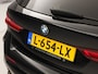 BMW 1-Serie 118i M Sport Automaat (APPLE CARPLAY, M PAKKET, GROOT NAVI, LEDER, SPORTSTOELEN, SFEERVERLICHTING, GETINT GLAS, NIEUWSTAAT)