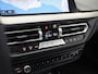 BMW 1-Serie 118i M Sport Automaat (APPLE CARPLAY, M PAKKET, GROOT NAVI, LEDER, SPORTSTOELEN, SFEERVERLICHTING, GETINT GLAS, NIEUWSTAAT)