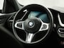 BMW 1-Serie 118i M Sport Automaat (APPLE CARPLAY, M PAKKET, GROOT NAVI, LEDER, SPORTSTOELEN, SFEERVERLICHTING, GETINT GLAS, NIEUWSTAAT)